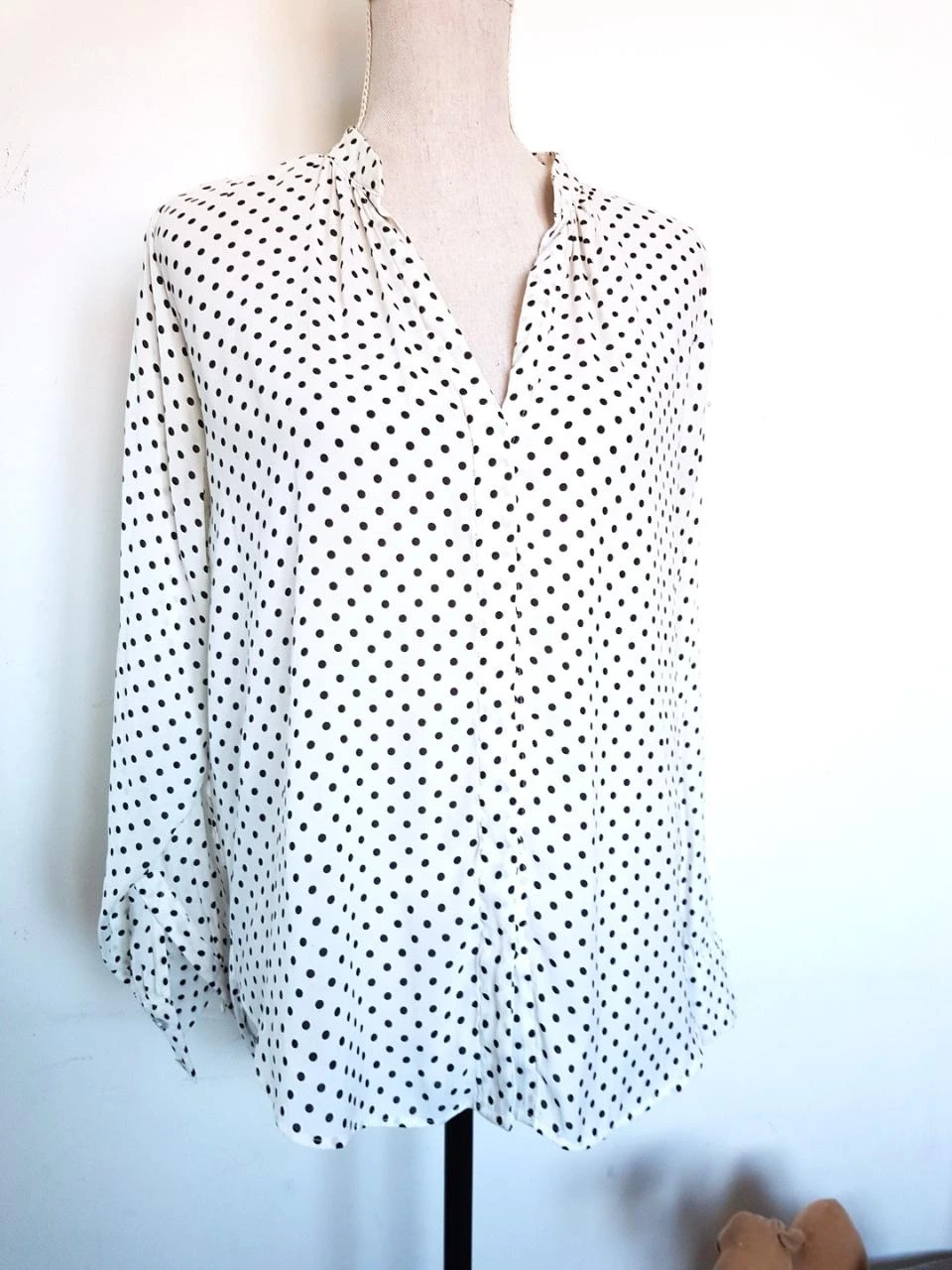 🤍Chemisier fluide blanc cassé à pois noirs H&M - Taille 42🕶️